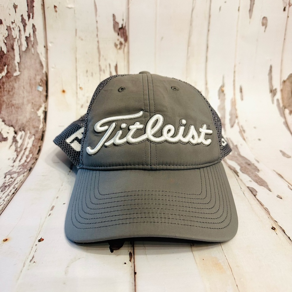 Titleist Pro V1 SnapBack Hat